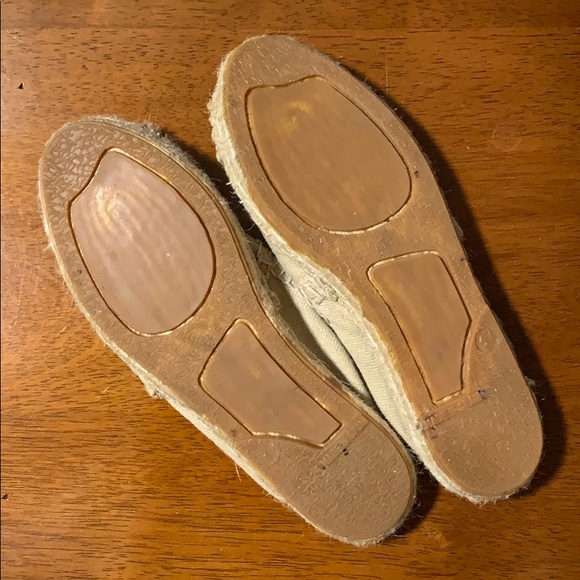 Khaki - Picture 2 of 4